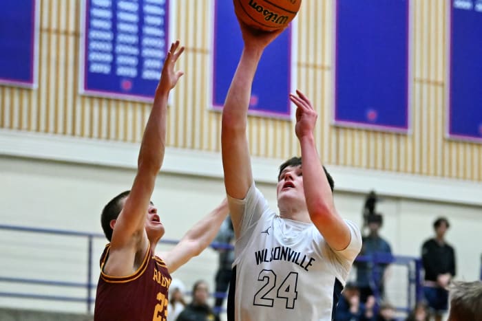 a Wilsonville Redmond 5A Oregon boys basketball quarterfinal 2024 Leon Neuschwander 13